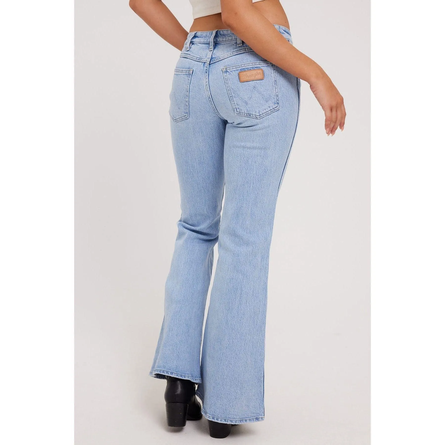 NWT- Wrangler Low Rise 'Lou Lou Bells' 70's Style Flared Jeans - Size 8