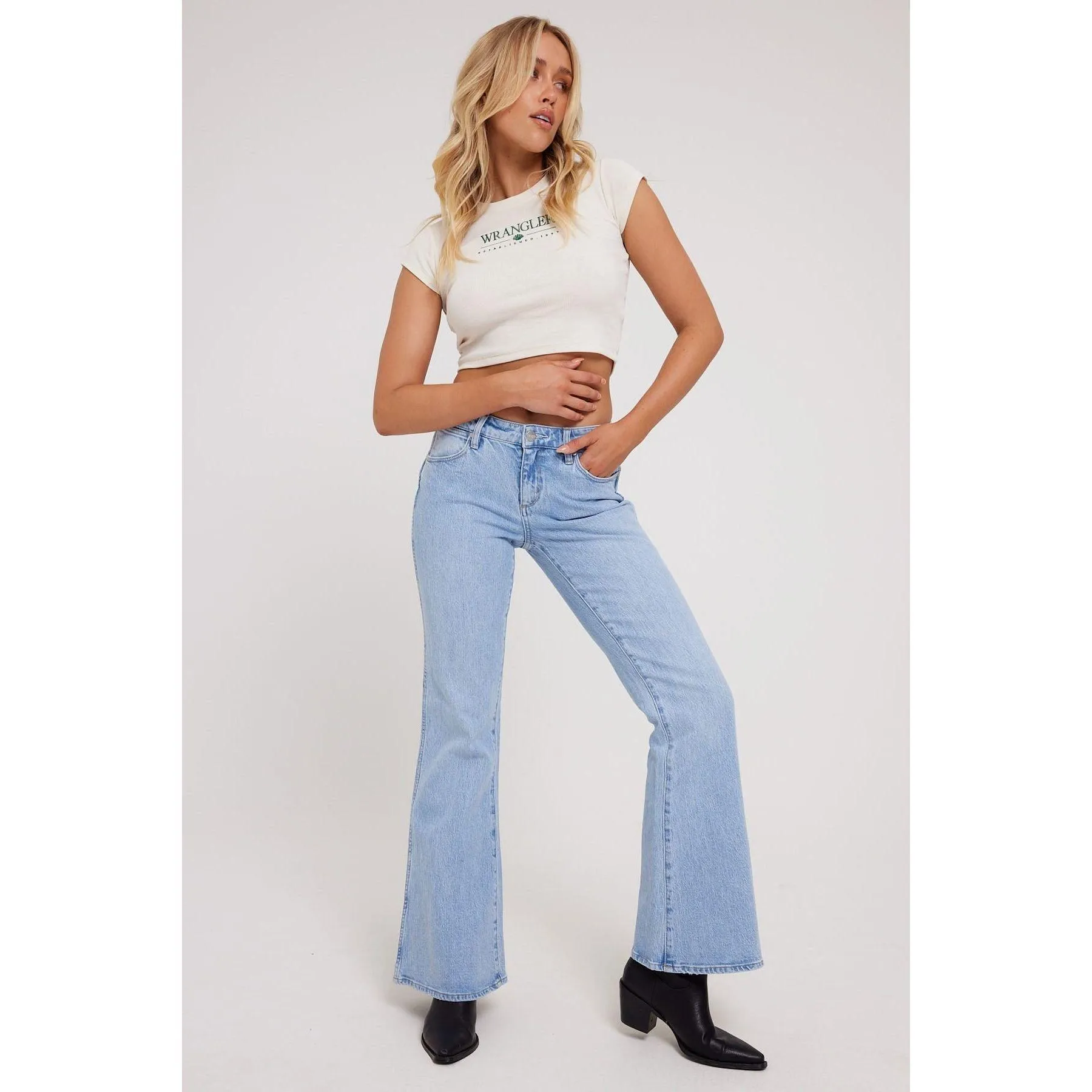 NWT- Wrangler Low Rise 'Lou Lou Bells' 70's Style Flared Jeans - Size 8
