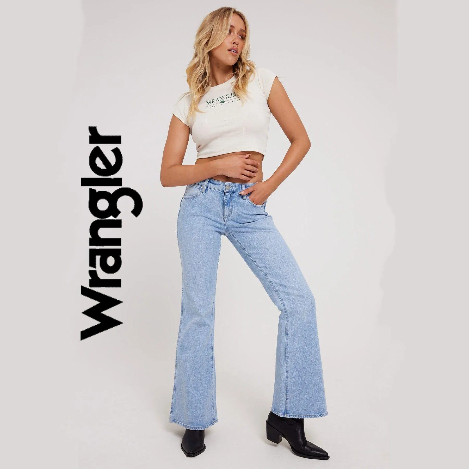 NWT- Wrangler Low Rise 'Lou Lou Bells' 70's Style Flared Jeans - Size 8