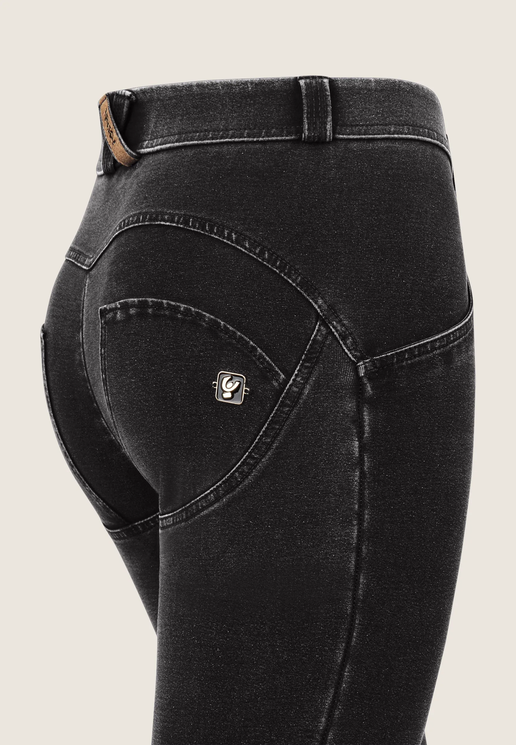 (WRUP47RF412-J7N Subtle Flared WR.UP®  Jeans